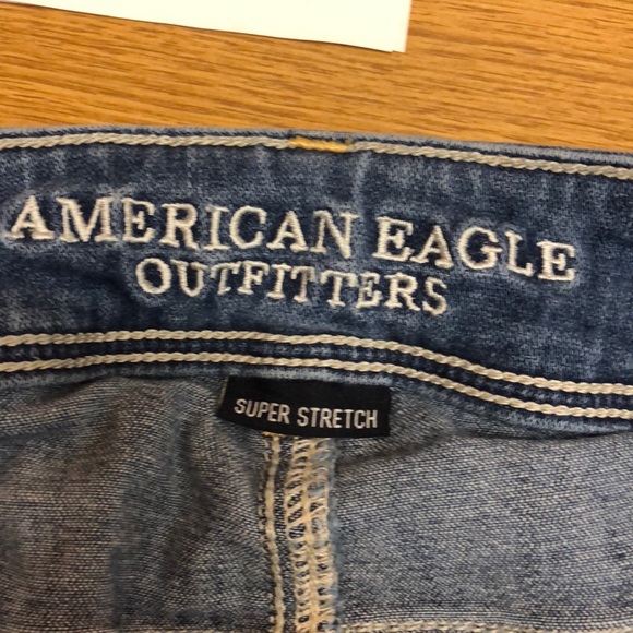 Lighter Washed AE Jeans - Picture 2 of 4